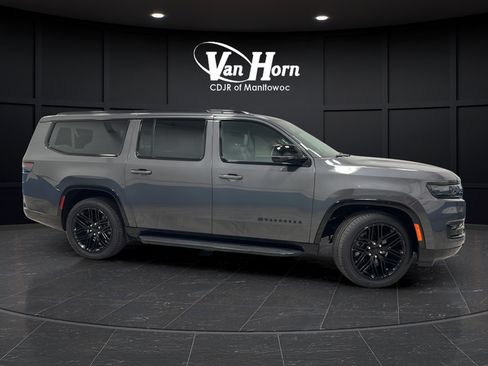 Used 2024 Jeep Wagoneer L Series II AWD/4WD image 8