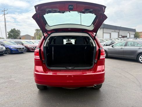 Used 2018 Dodge Journey SE w/ Connectivity Group FWD image 3