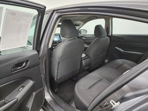 Used 2024 Nissan Altima 2.5 SV FWD image 24