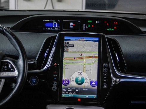 Used 2017 Toyota Prius Prime Advanced image 13