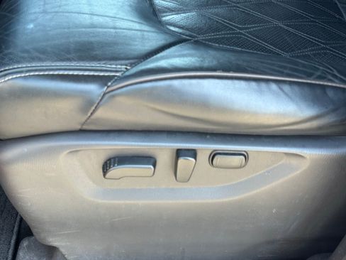 Used 2023 Nissan Armada Platinum w/ Captain's Chairs Package RWD image 14