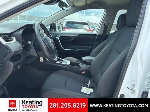 Used 2024 Toyota RAV4 LE AWD/4WD image 9