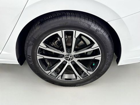 Used 2024 Volkswagen Jetta Sport image 29