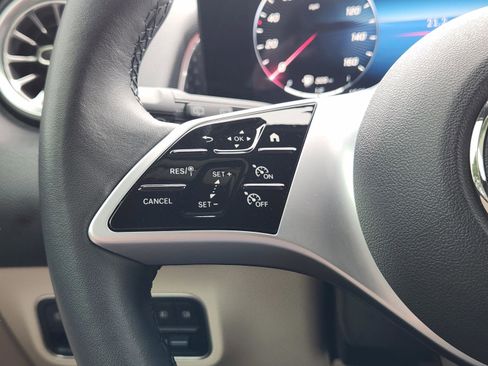 Used 2025 Mercedes-Benz GLB 250 image 19