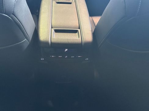 Used 2025 Toyota Grand Highlander LE image 25