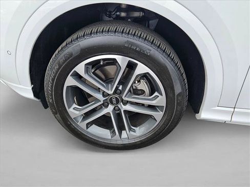 Used 2025 Audi Q5 Premium w/ Convenience Package AWD/4WD image 24