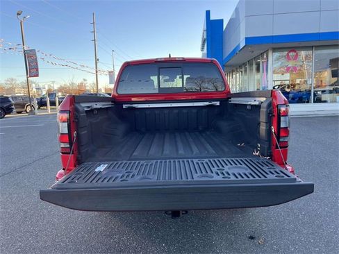 Used 2022 Nissan Frontier SV image 9