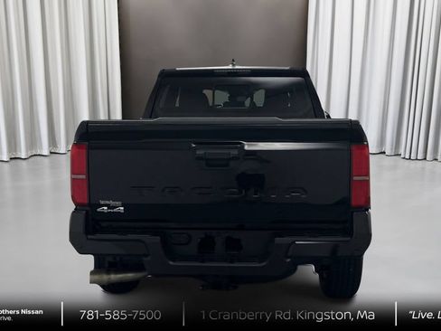 Used 2025 Toyota Tacoma SR5 AWD/4WD image 6