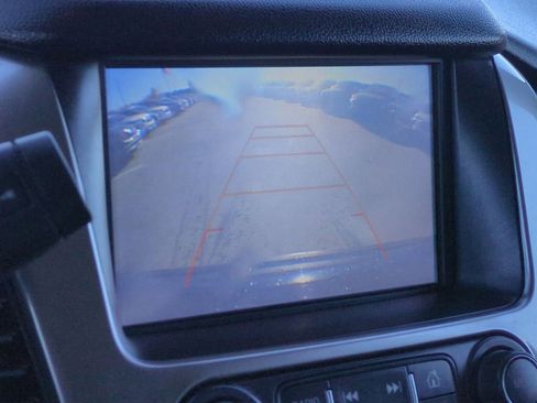 Used 2020 Chevrolet Suburban LT image 33