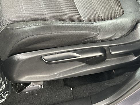 Used 2020 Honda CR-V LX image 18