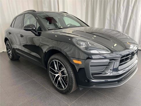 New 2026 Porsche Macan image 7