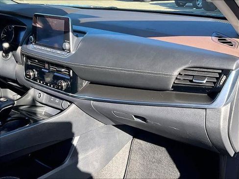 Certified 2023 Nissan Rogue SV image 13