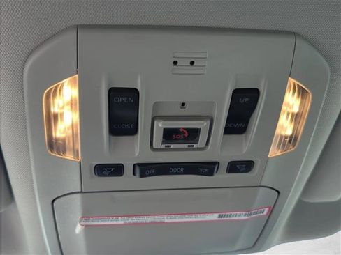 Used 2023 Toyota Highlander XLE FWD image 22