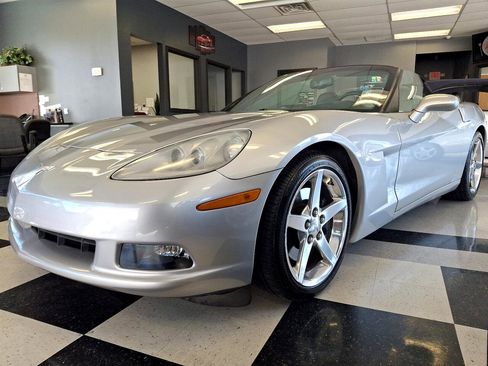 Used 2005 Chevrolet Corvette Convertible w/ Preferred Equipment Group image 3
