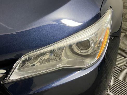 Used 2015 Toyota Camry LE image 11