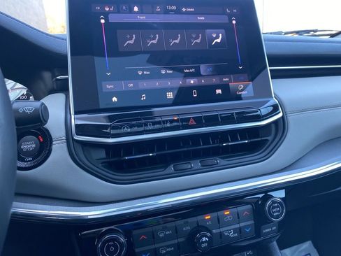 Used 2022 Jeep Compass Limited w/ Sun and Sound Group image 28