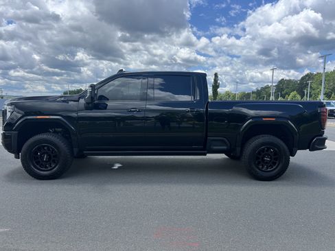 Used 2024 GMC Sierra 2500 AT4 w/ AT4 Premium Plus Package AWD/4WD image 6