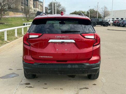 Used 2022 GMC Terrain SLE w/ Driver Convenience Package image 5