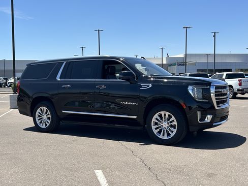 Used 2021 GMC Yukon XL SLT w/ SLT Luxury Package AWD/4WD image 7