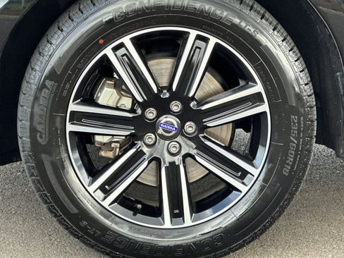 Used 2017 Volvo XC60 T5 Dynamic w/ Advanced Package image 32