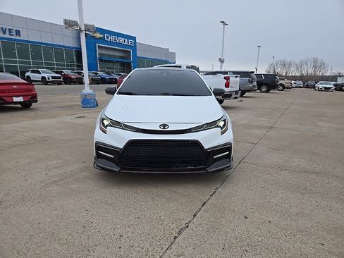 Used 2022 Toyota Corolla XSE image 9