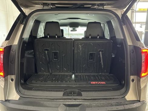 Used 2023 GMC Acadia AT4 w/ Preferred Package image 26