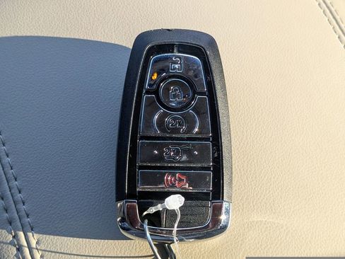 Used 2025 Lincoln Corsair Reserve w/ Jet Appearance Package image 31