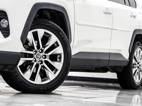 Used 2020 Toyota RAV4 Limited w/ All Weather Liner Package FWD image 3