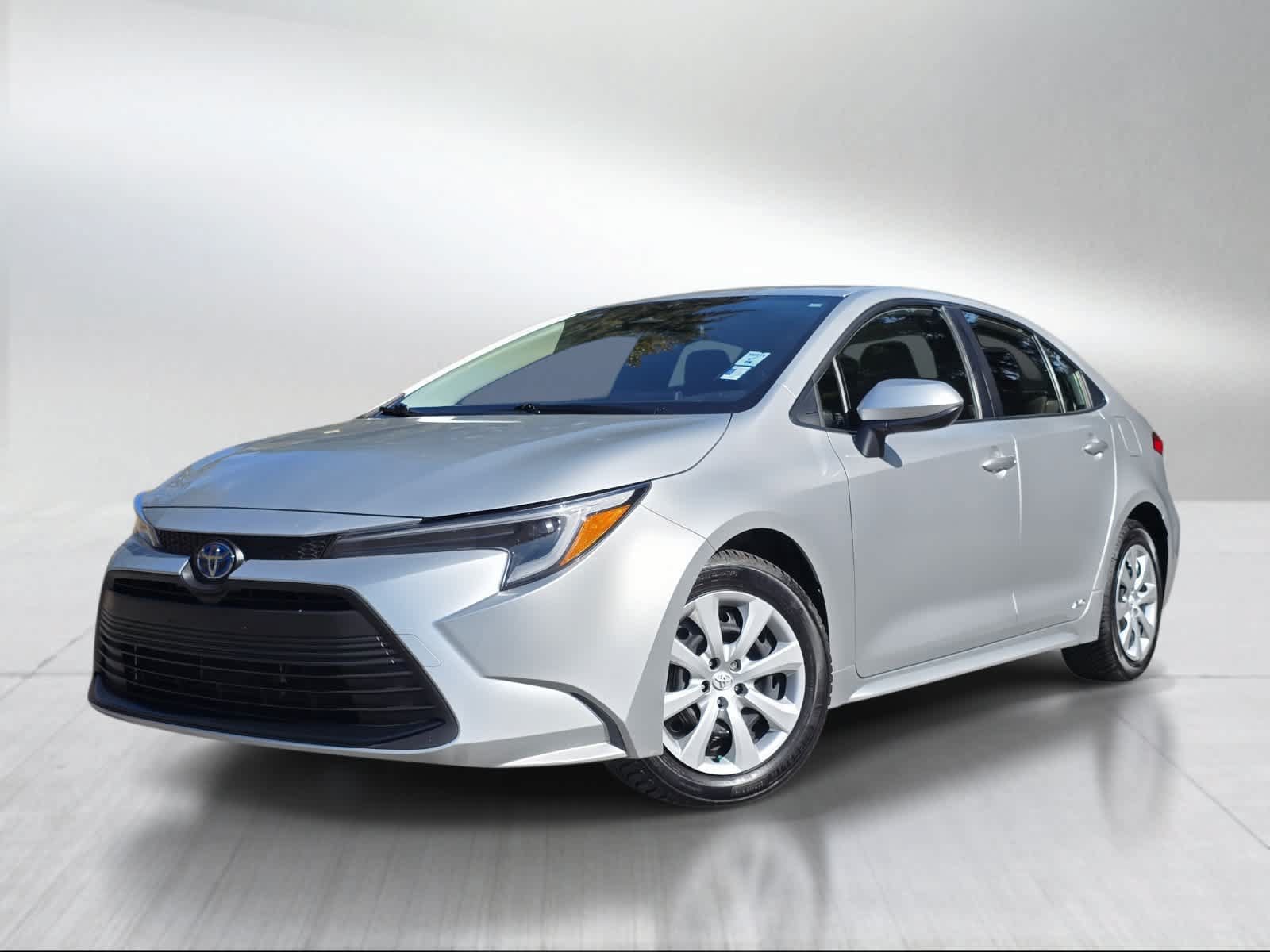 Used 2024 Toyota Corolla LE AWD/4WD image 1
