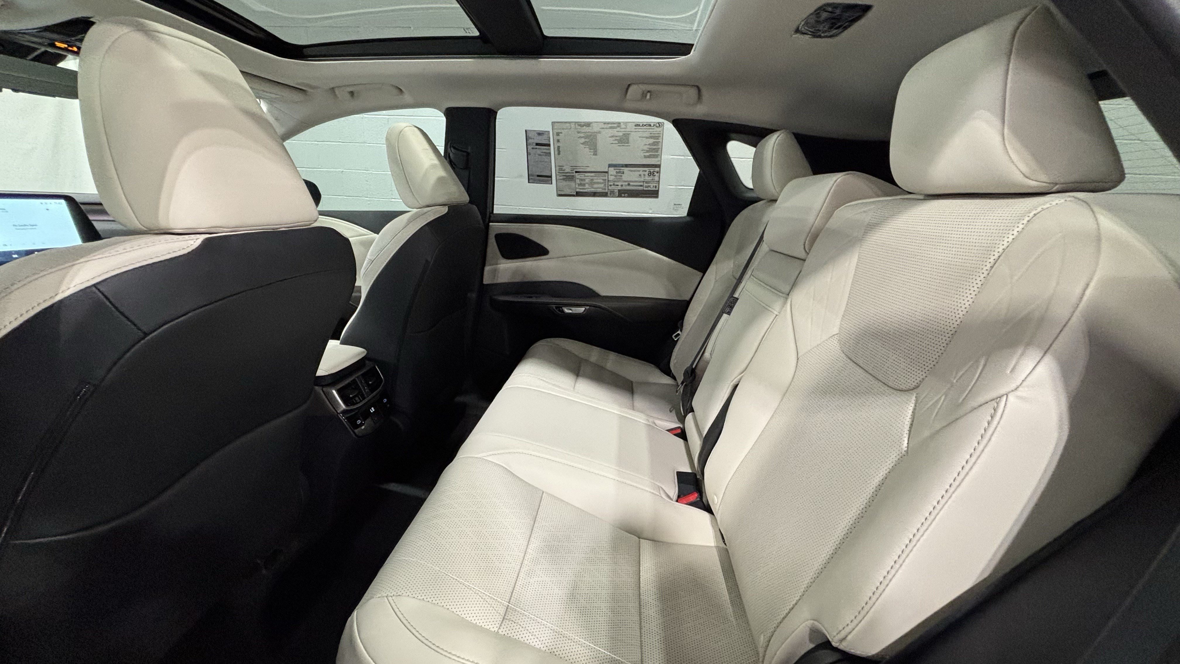 New 2026 Lexus RX 350h AWD/4WD image 33