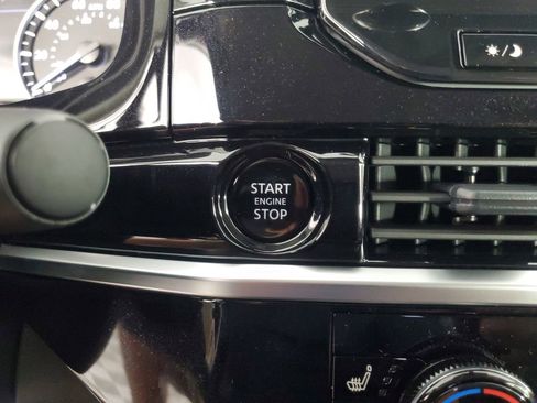 New 2025 Nissan Pathfinder SL image 21