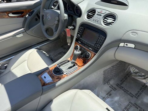Used 2007 Mercedes-Benz SL 550 image 16