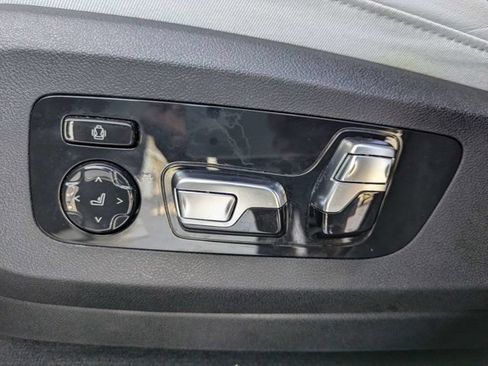 Used 2026 BMW X6 xDrive40i AWD/4WD image 21