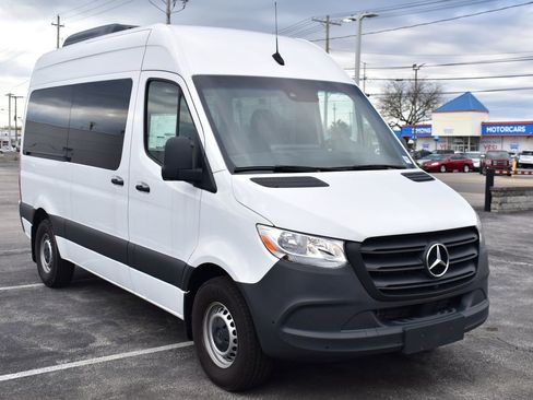 Used 2024 Mercedes-Benz Sprinter 2500 image 7