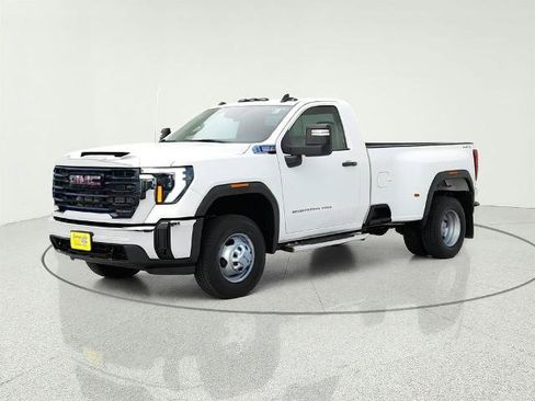Used 2024 GMC Sierra 3500 Pro AWD/4WD image 3