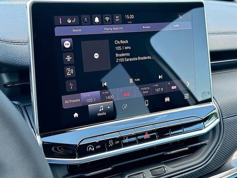 New 2026 Jeep Compass Latitude image 9