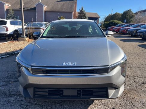 New 2025 Kia K4 LXS image 6