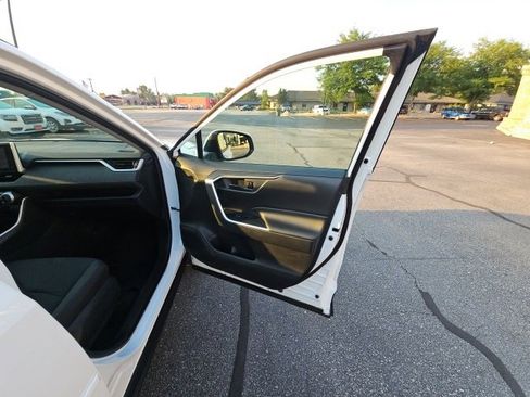 Used 2023 Toyota RAV4 LE image 19