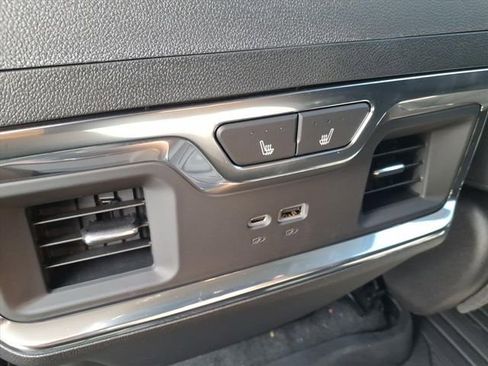 New 2026 GMC Sierra 2500 SLT w/ SLT Convenience Package image 17