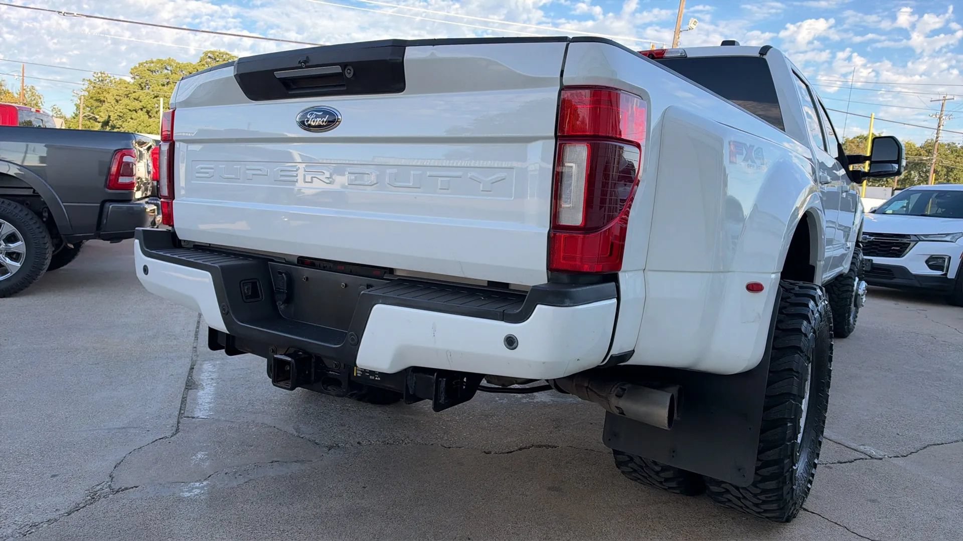 Used 2021 Ford F350 Lariat w/ Lariat Ultimate Package AWD/4WD image 3