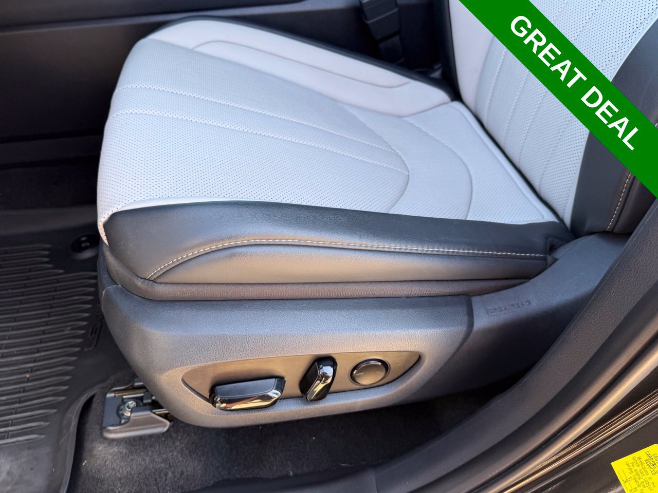 Used 2026 Lexus TX 500h AWD w/ Technology Package image 34