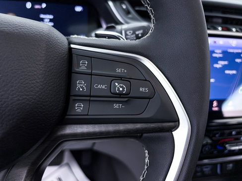 Used 2024 Jeep Grand Cherokee L Limited w/ Luxury Tech Group II image 33