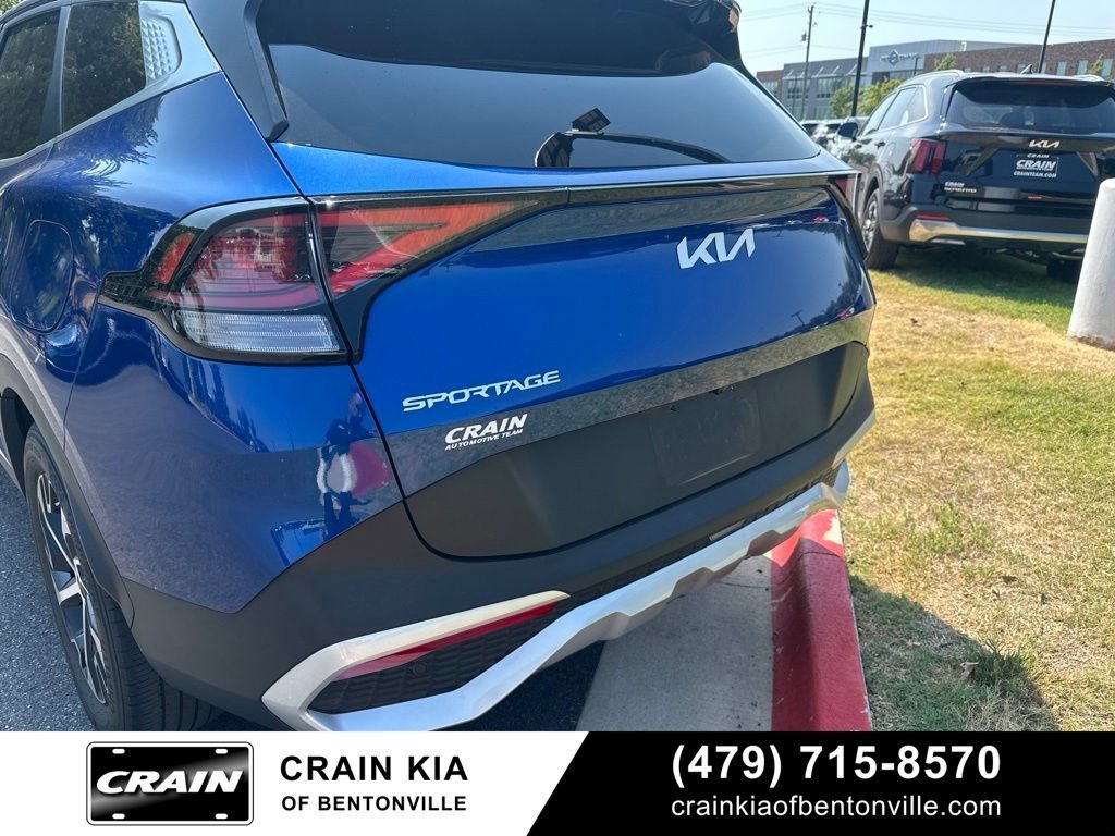 Certified 2025 Kia Sportage EX FWD image 10