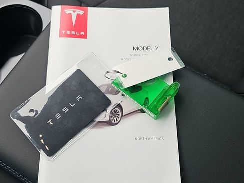 Used 2026 Tesla Model Y Long Range AWD/4WD image 5