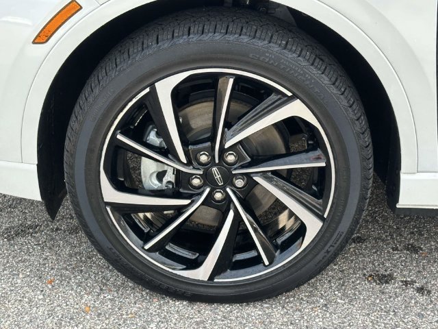 Used 2025 Lincoln Corsair Grand Touring w/ Equipment Group 302A AWD/4WD image 12
