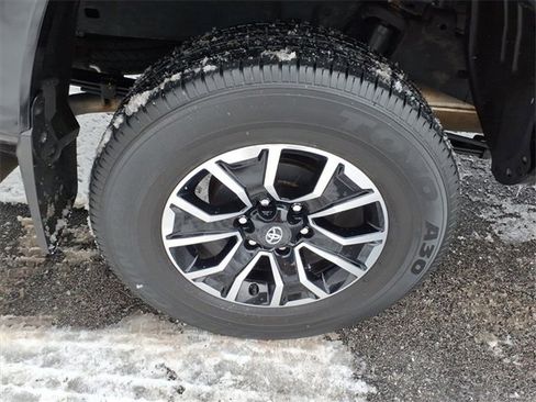 Used 2023 Toyota Tacoma TRD Sport image 28