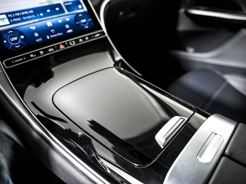Certified 2025 Mercedes-Benz GLC 350e 4MATIC image 15