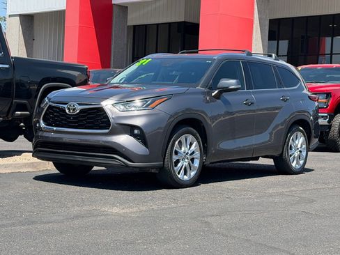 Used 2021 Toyota Highlander Limited FWD image 44