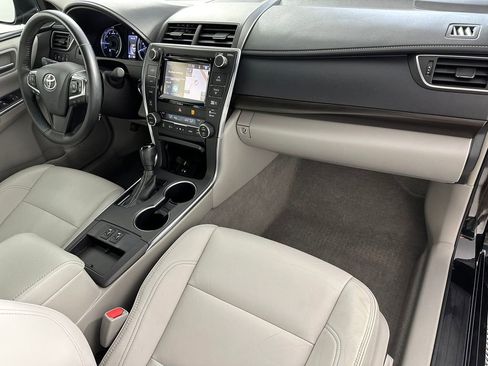 Used 2017 Toyota Camry XLE w/ Advanced Technology Package FWD image 20