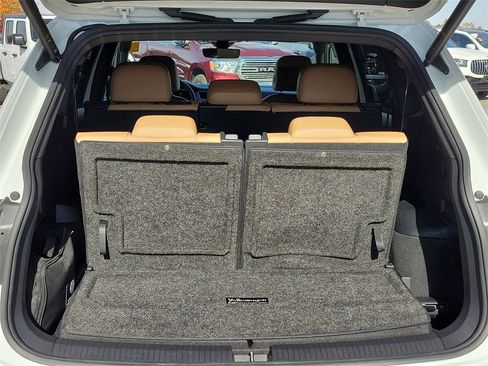 Used 2022 Volkswagen Tiguan SE image 12